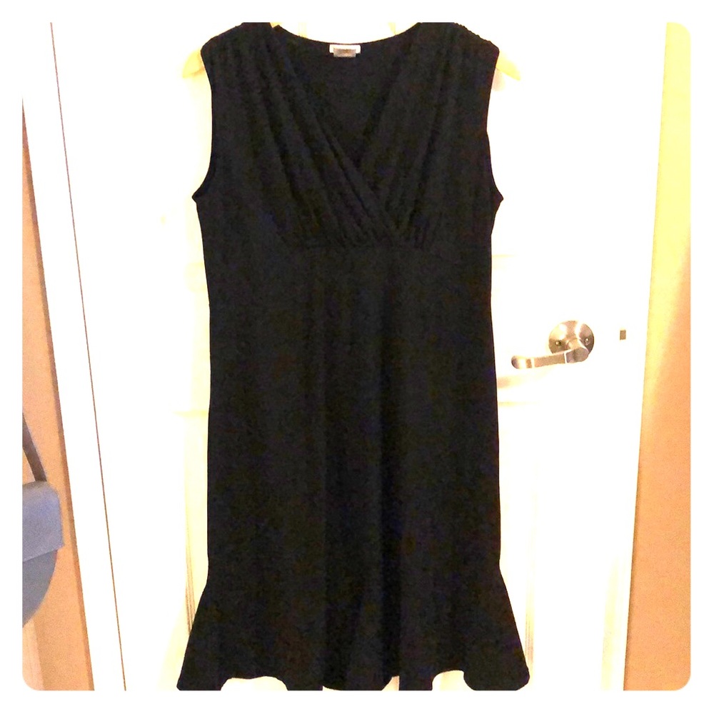 ⭐️ Black stretchy maternity dress